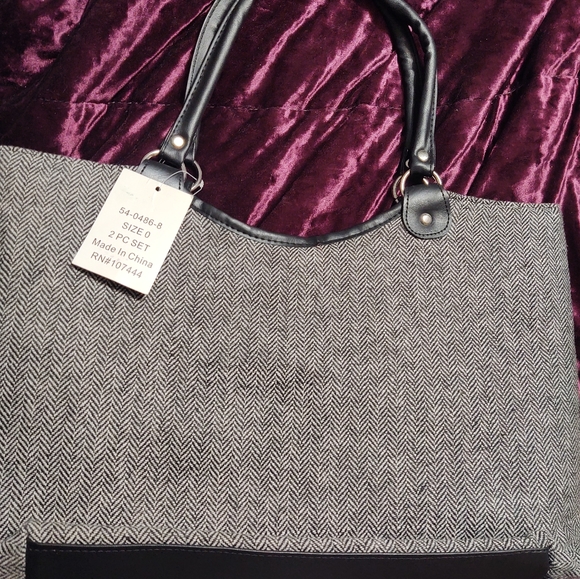 NWT - 2 pc. bag and wallet. Large. - Picture 3 of 7